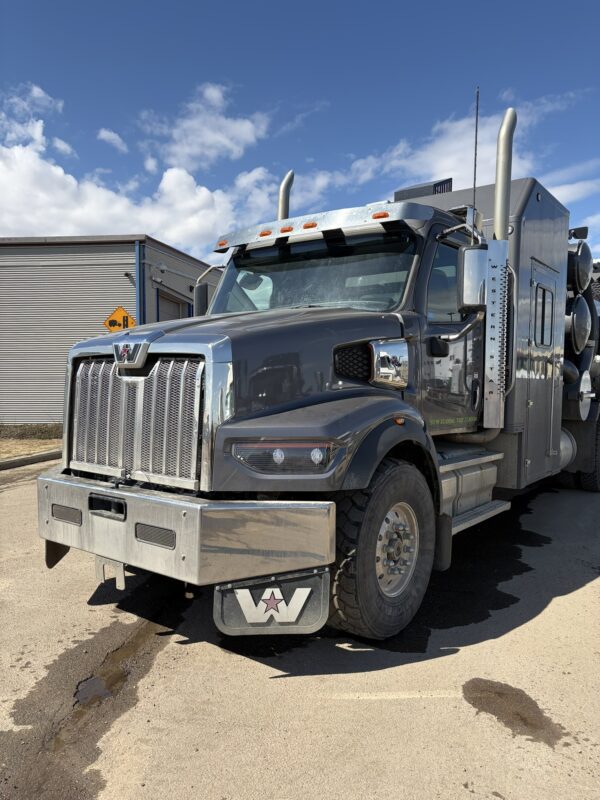 2024 Western Star 49X w/ Foremost Hydro Vac