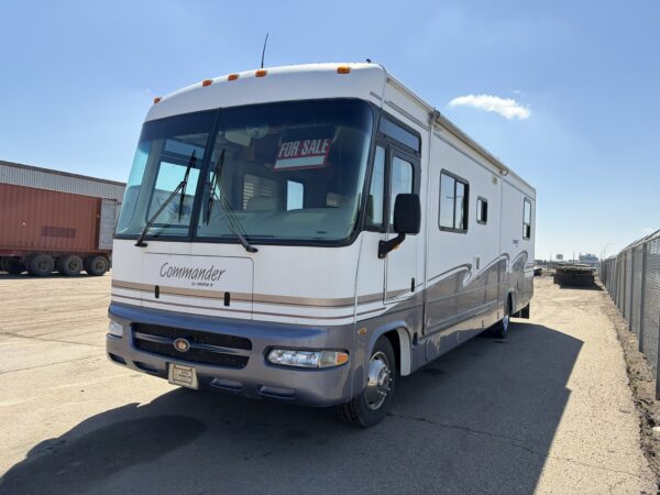 2000 Ford Triple E 33' Commander