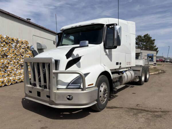2024 Volvo VNR640