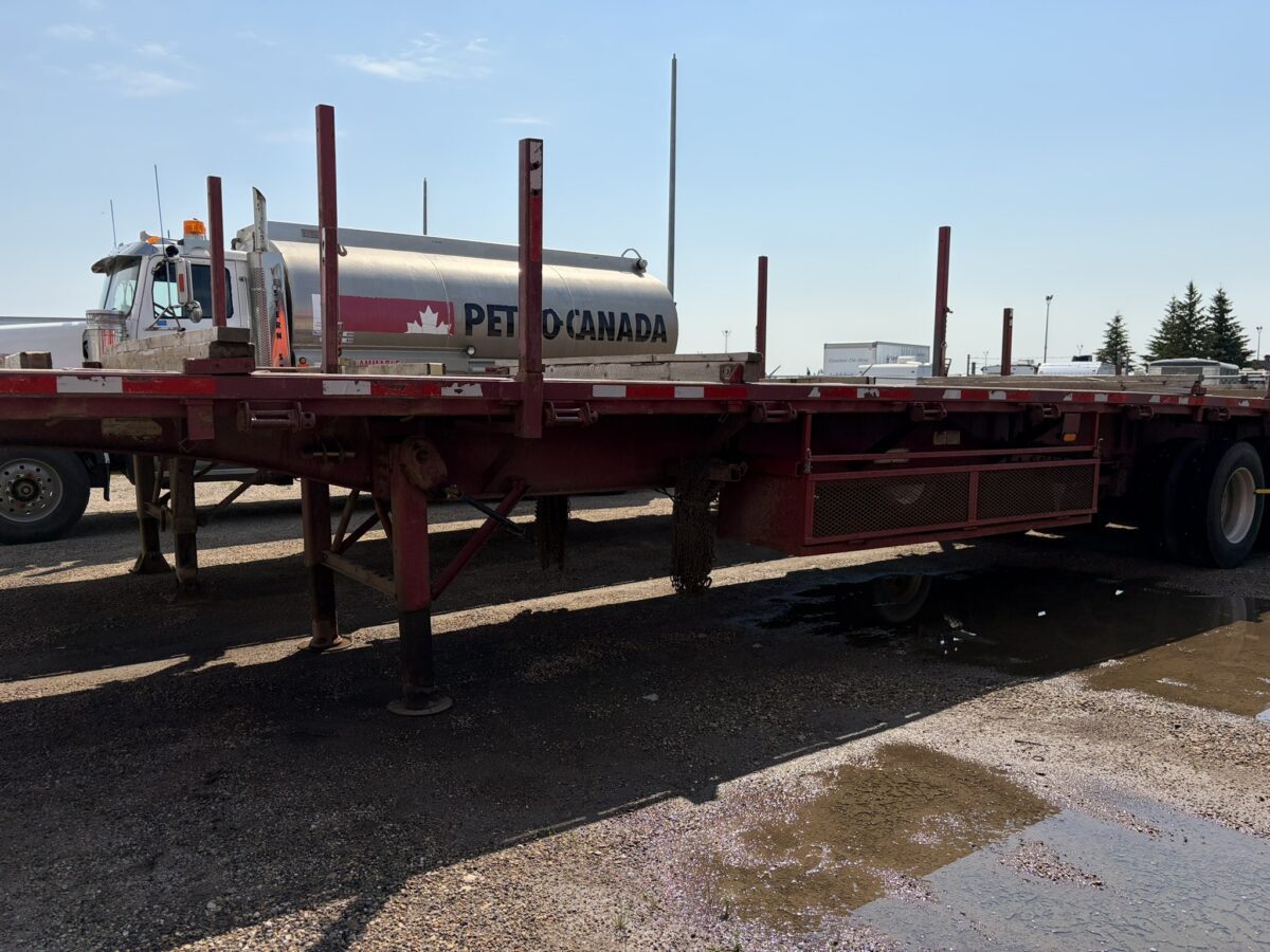 2006 Thruway RoadMaster 53' Steel Flatdeck