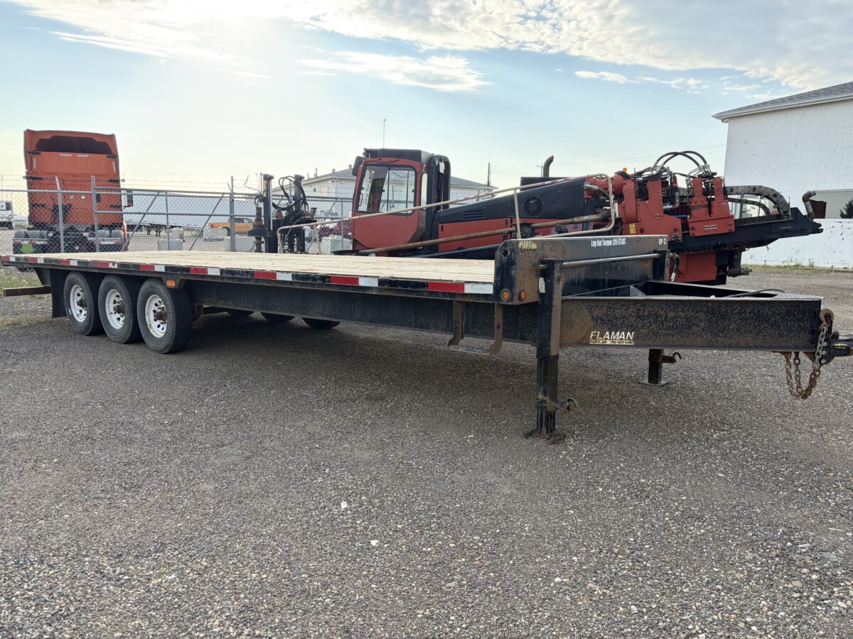 2023 Oasis 26ft Flat Deck Tri-Axle