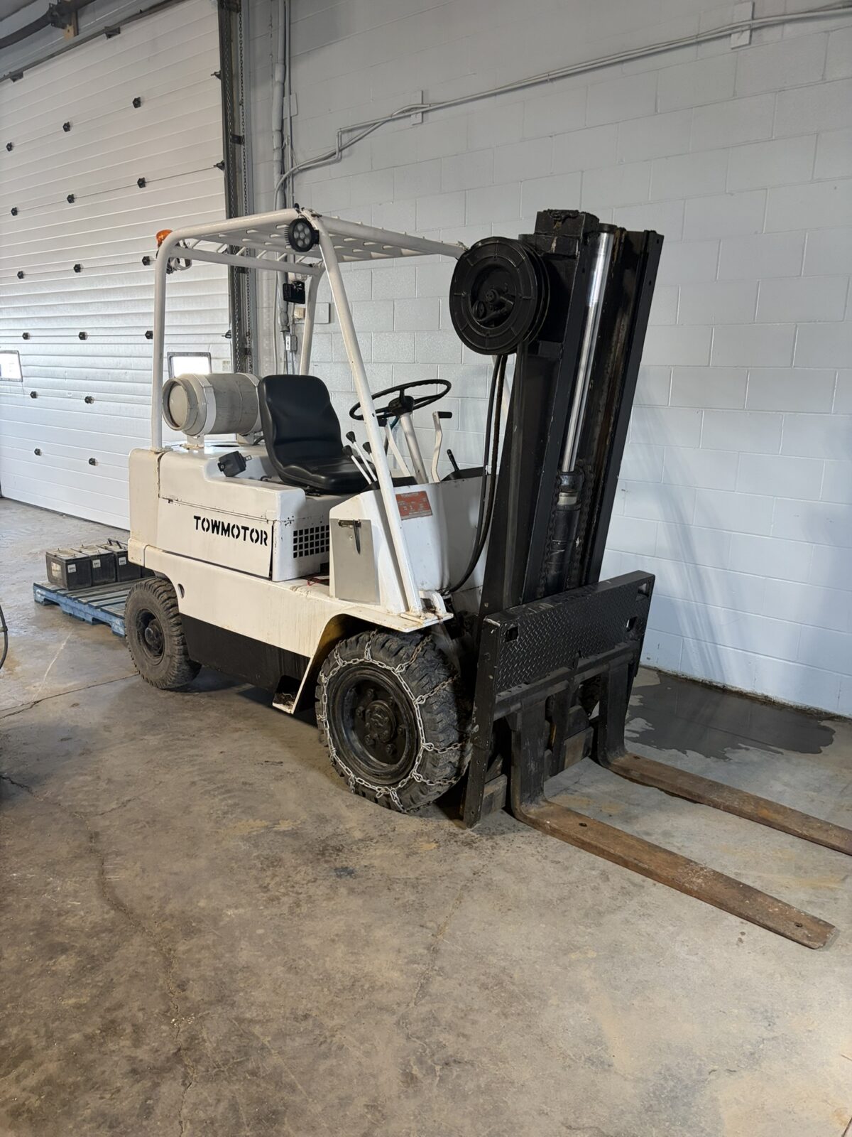 Circa 1970 CAT Towmotor